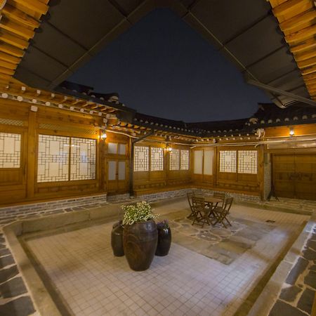 Stay 256 Hanok Guest House Сеул Экстерьер фото