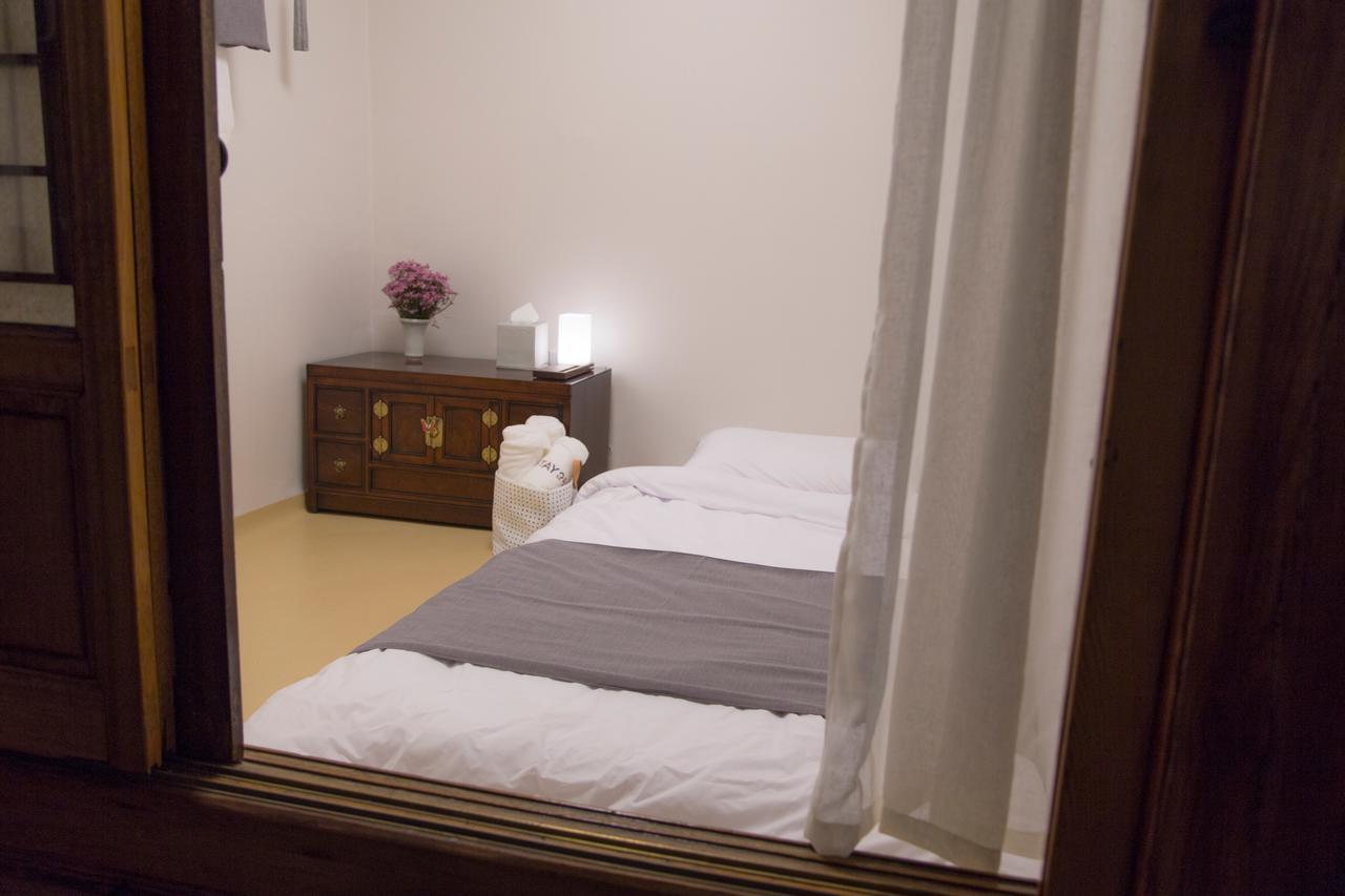 Stay 256 Hanok Guest House Сеул Экстерьер фото