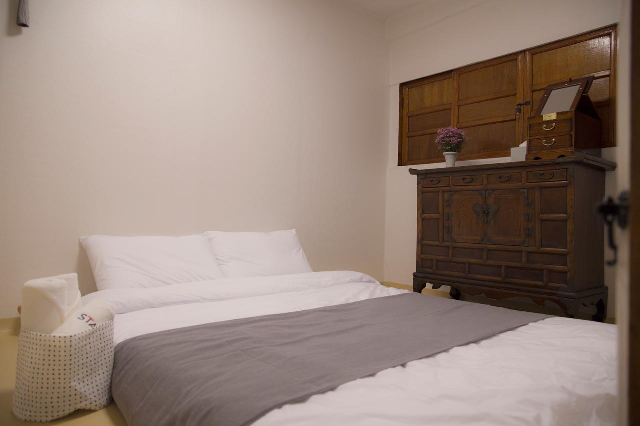 Stay 256 Hanok Guest House Сеул Экстерьер фото