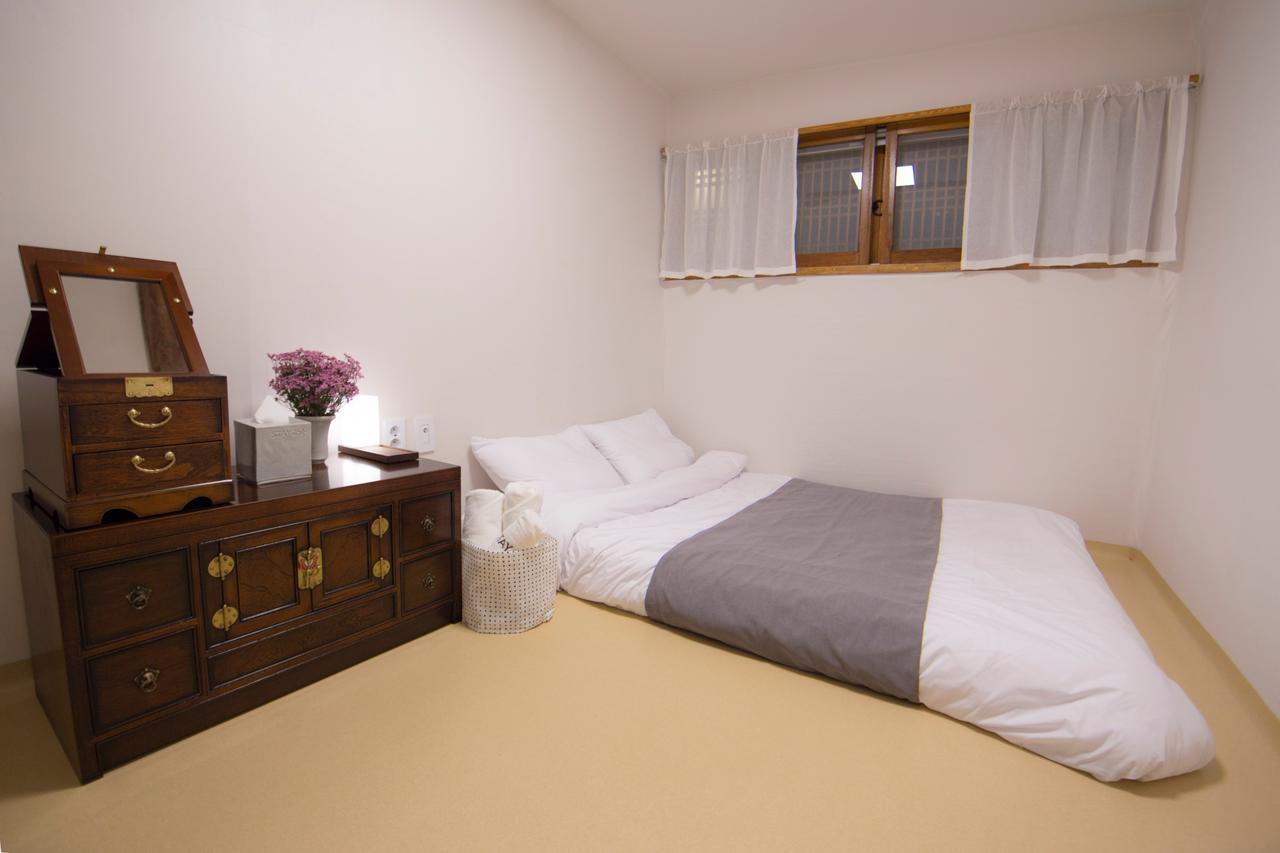 Stay 256 Hanok Guest House Сеул Экстерьер фото