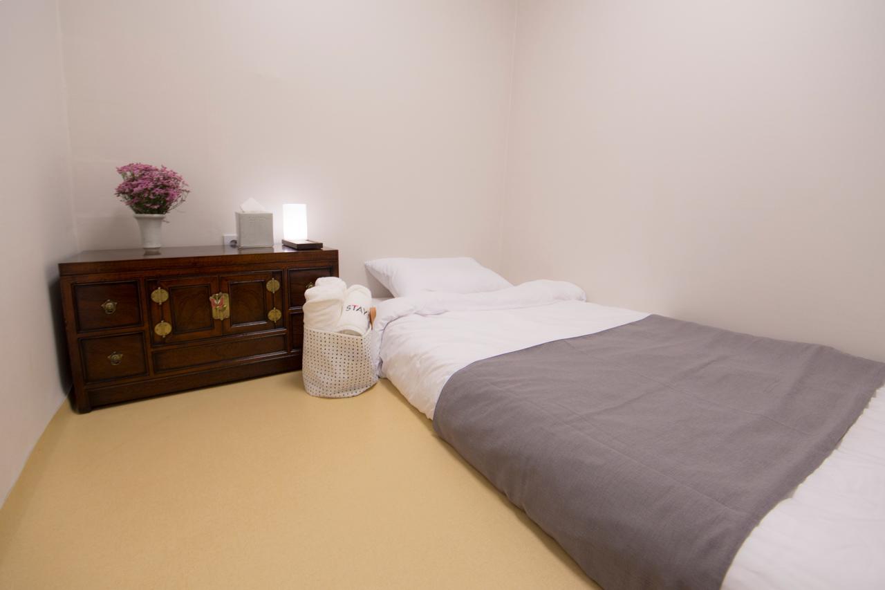 Stay 256 Hanok Guest House Сеул Экстерьер фото