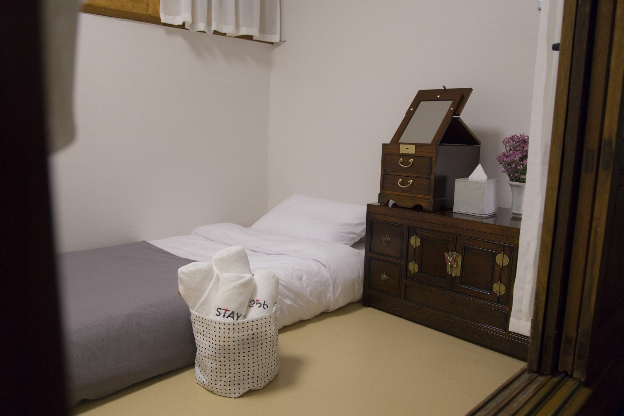 Stay 256 Hanok Guest House Сеул Экстерьер фото